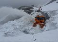 Strat de zăpadă de 7-8 metri la mijlocul lunii iunie pe Transfăgărășan