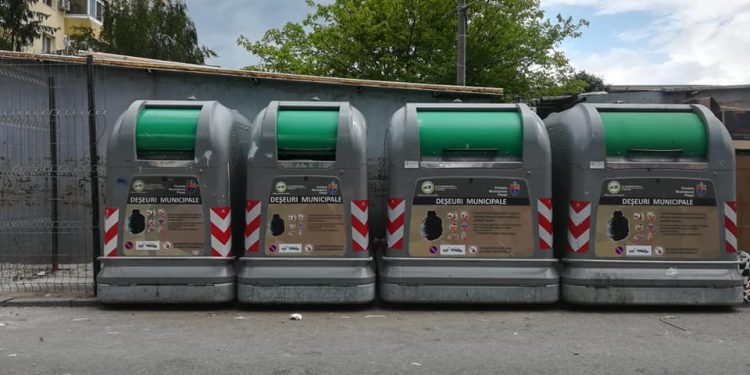 Pitești: Containere noi de gunoi în cartierul Banat