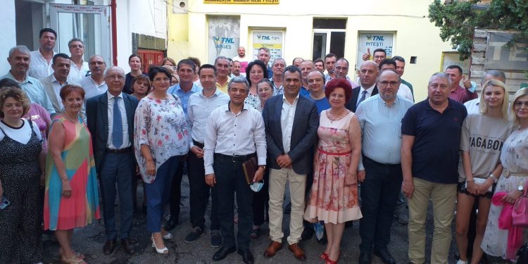 PNL PITEȘTI ÎL SUSȚINE PE ADRIAN MIUȚESCU PENTRU ÎNCĂ UN MANDAT LA CONDUCEREA PNL ARGEȘ