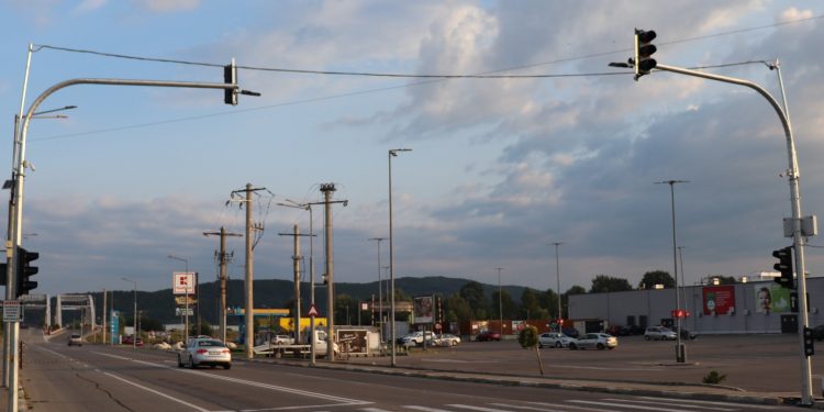 Atenţie, şoferi! Un nou semafor în orașul Mioveni