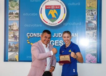 Prima femeie din România care a câștigat un meci de box la Jocurile Olimpice a fost felicitată de conducerea Consiliului Județean Argeș