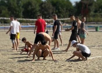 Concurs de lupte libere pe nisip