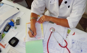 Concediile medicale, greu de obținut. Cum a modificat Ministerul Sănătății legea