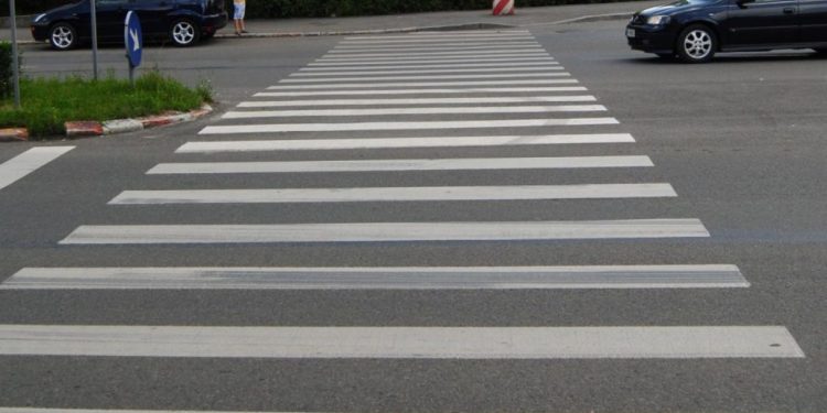 Se înființează două treceri de pietoni!