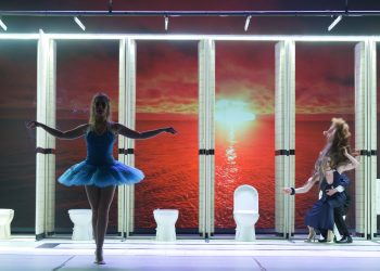 „TALKING TOILETS”, un concept nou, în premieră la Teatrul „Alexandru Davila” Pitești