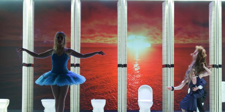 „TALKING TOILETS”, un concept nou, în premieră la Teatrul „Alexandru Davila” Pitești