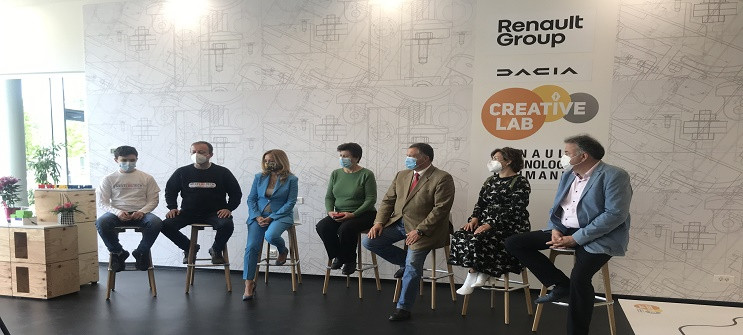 Elevi din Argeș în competiția de robotică, Nextlab, susținută de Dacia