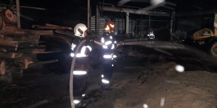 Incendiu devastator la Pietroșani!