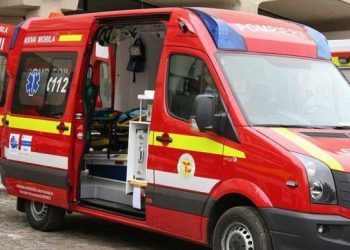 Bărbat găsit mort la volan, pe un drum din Argeș