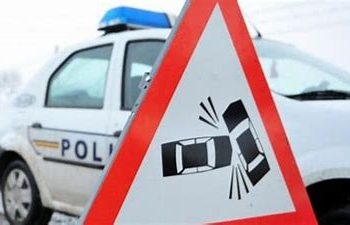 Accident rutier: o mașină s-a răsturnat