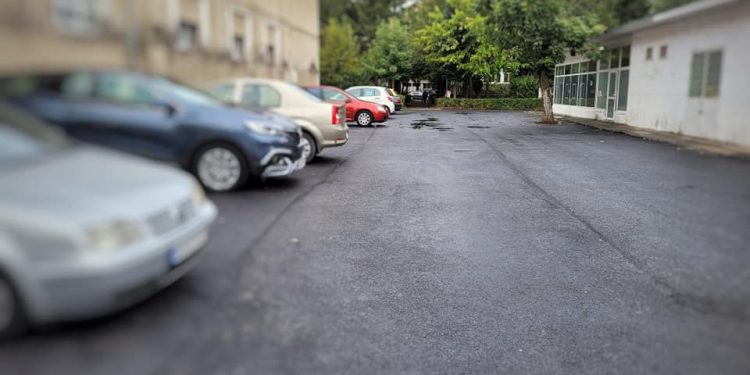Parcare nouă, pe strada Traian, în locul garajelor demolate