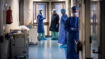 PNL cere ca spitalizarea pentru tratamentul COVID-19 să fie plătită dacă pacientul nu este vaccinat