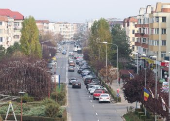 Numărul mașinilor care circulă prin Mioveni e tot mai mare