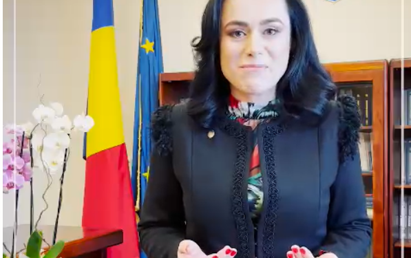 VIDEO/Simona Bucura Oprescu : La mulți ani, România! La mulți ani, români!