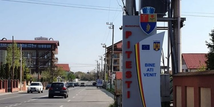 Se extinde rețeaua de canalizare pe o stradă din Pitești