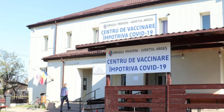 MIOVENI: CENTRUL DE VACCINARE RĂMÂNE DESCHIS DE SĂRBĂTORI!