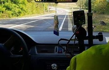 Un bărbat a fost prins conducând cu peste 130 km/h, în localitatea Schitu Golești