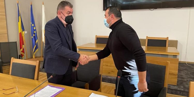 Cristian Gentea a semnat contractul pentru modernizarea și eficientizarea sistemului de iluminat public în Pitești