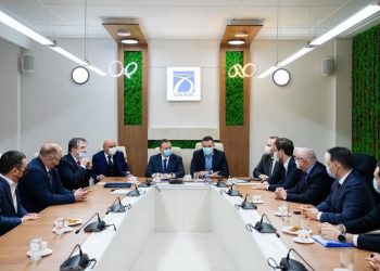 Prima secțiune din tronsonul autostrăzii care va traversa Carpații intră în linie dreaptă!