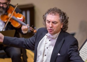 Dirijorul Iulian Rusu revine la Filarmonica Pitești