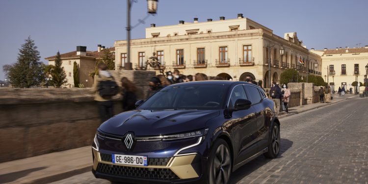 Noul Renault Megane E-Tech Electric primește 5 stele la testele EuroNCAP