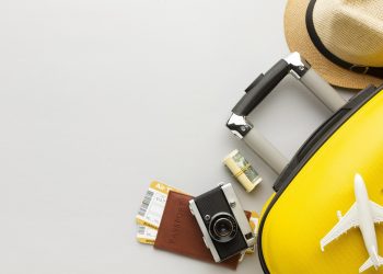 Ministrul Turismului: Instituţiile publice pot începe să emită cardurile de vacanţă pentru angajaţi