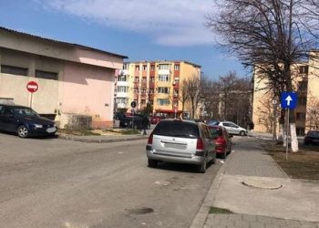 Noi locuri de parcare după instituirea sensului unic de circulație pe strada Pescarilor