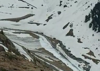 VIDEO – Operațiune de deszăpezire pe Transfăgărășan