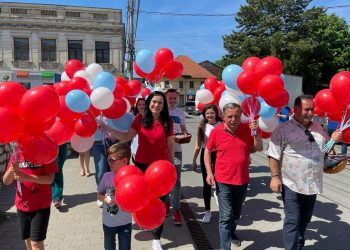 PSD Câmpulung a oferit azi cărți, baloane și bomboane copiilor din capitala Muscelului!