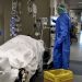 Autorităţile sanitare, în alertă: Se caută contacţii românului cu variola maimuţei