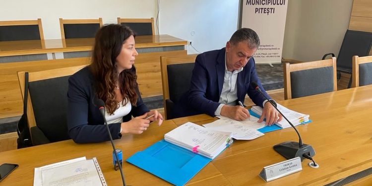 Noi contracte de proiectare și execuție semnate la Primăria Pitești