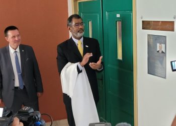 VIDEO- Dublu eveniment la Universitatea Pitești: Amfiteatru cu numele lui Șerban Valeca și directorul Agenției Nucleare Europeane, membru al Senatului 