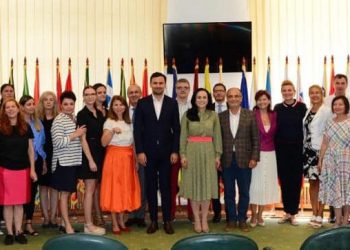 Simona Bucura-Oprescu: Un funcționar public bine pregătit, preocupat de formarea continuă, va acționa cu mai multă responsabilitate