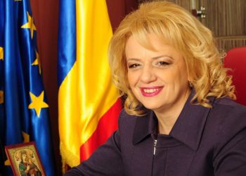 Sute de persoane au semnat azi, la sediul Partidului Umanist Social Liberal, pentru Legea privind confiscarea averile ilegale