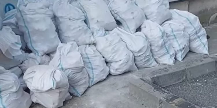 Amendat cu 800 de lei deoarece a depozitat moloz ilegal