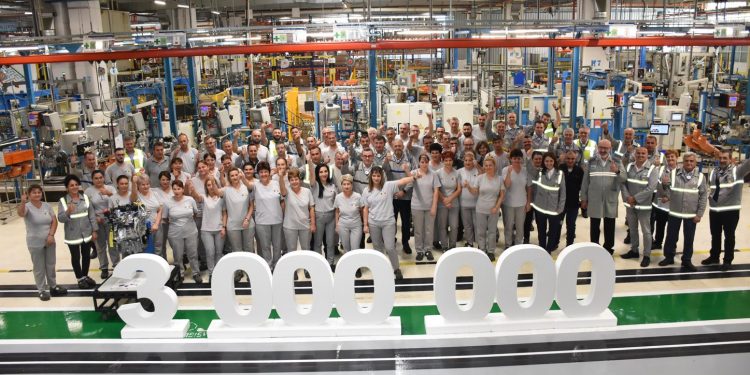 Uzina Mecanică și de Șasiuri Dacia de la Mioveni a produs motorul TCe cu numărul 3 milioane