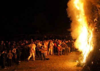 „FOCUL LU’ SUMEDRU” se aprinde la Topoloveni