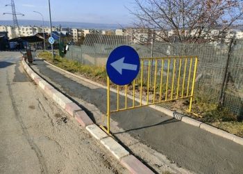 Reparații pe strada Constantin Stroe din Mioveni