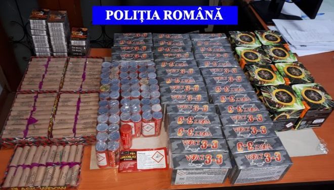 Peste două tone de articole pirotehnice confiscate în Argeș