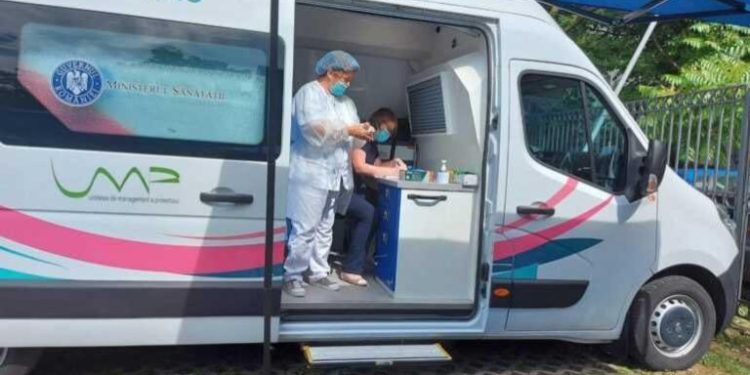 Pitești, 13 februarie 2023 – Testări gratuite, în cadrul campaniei de prevenire a cancerului de col uterin „Da! Sunt responsabilă de sănătatea mea!”