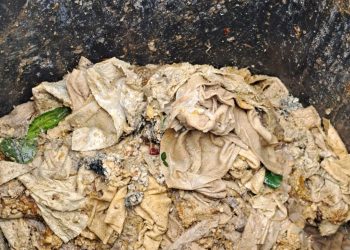 Acţiune de curăţare a reţelei de canalizare în oraşul Topoloveni