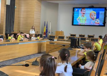Preșcolarii au vizitat Primăria Pitești, în cadrul proiectului „Ce și cum vreau să fiu?” derulat de GPP „Dumbrava Minunată”!