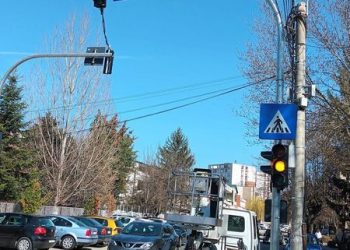 Pitești: Nou semafor cu buton pus în funcțiune