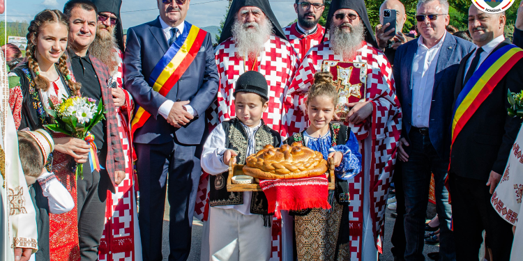 VLĂDEȘTI: Slujba de Sfințire a Așezării Pietrei de Temelie a Bisericii Schitului închinat Sfântului Neagoe Basarab