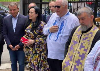 Deputatul Simona Bucura-Oprescu, la slujirea Casei Comunelor României