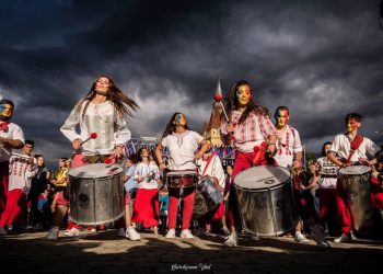 Vineri, 26 mai 2023: Barbarossa Samba Group – spectacol și bună dispoziție, în deschiderea ediției pilot a Festivalului Internațional de Teatru de Stradă Pitești!