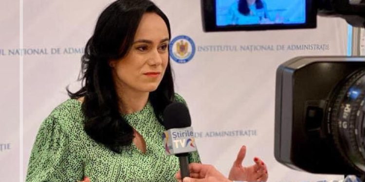 Simona Bucura-Oprescu: Le doresc oamenilor de presă să reușească în a-și urma vocația si crezul de a ne informa!