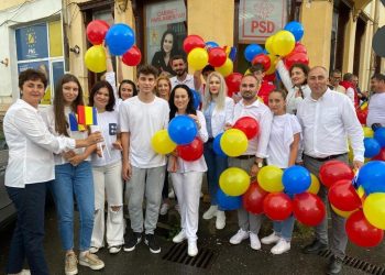 Simona Bucura-Oprescu: Să purtăm cu mândrie Tricolorul românesc!