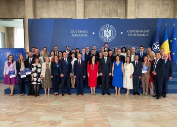 Simona Bucura-Oprescu: Le transmit tuturor funcționarilor publici aprecierea mea, urări de sănătate și putere de muncă și să rămână profesioniști și dedicați!