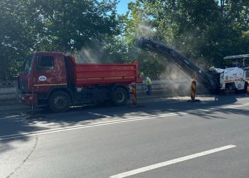 Se lucrează pe mai multe străzi din Pitești